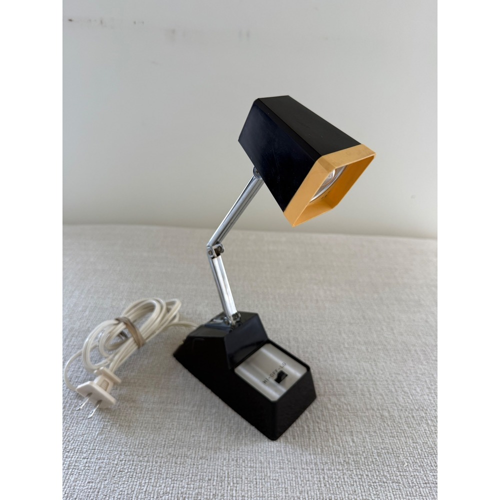 High Intensity Lamp #16 Desk Lamp Portable Vtg Hong Kong Articulated Arm Black